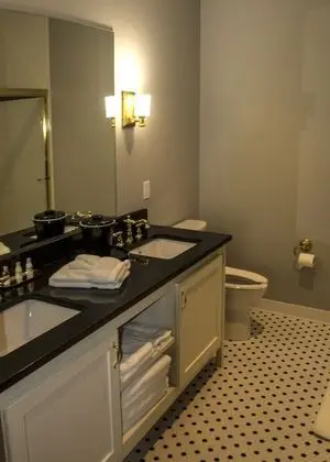 Luxury Oda, 2 Büyük (Queen) Boy Yatak, Engellilere Uygun