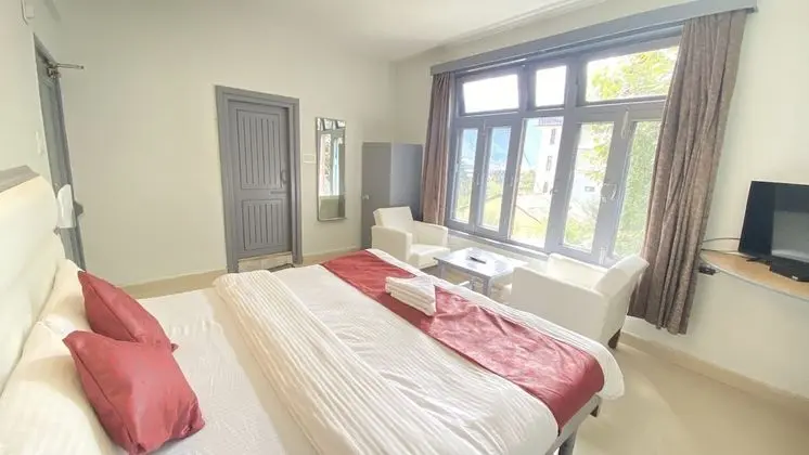 Deluxe Tek Büyük Yataklı Oda