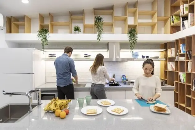 Ortak Ranzalı Oda, Sadece kadınlar için