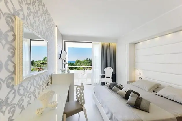 Deluxe Tek Büyük veya İki Ayrı Yataklı Oda, Teras, Deniz Manzaralı