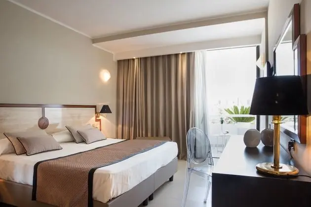 Tek Büyük veya İki Ayrı Yataklı Oda, Balkon (Elegance)