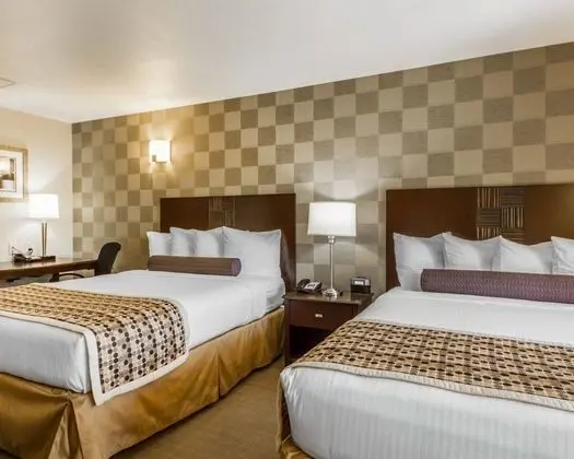 Süit, Sigara İçilmez (2 Queen Beds with Sofabed)