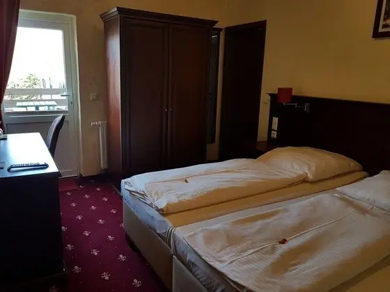 Tek Büyük veya İki Ayrı Yataklı Oda