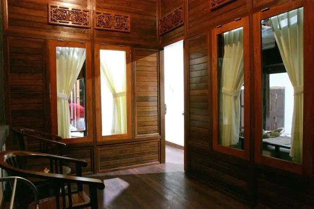 Design Ortak Ranzalı Oda, Bahçe Manzaralı