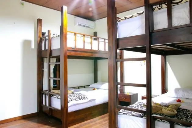 Design Ortak Ranzalı Oda, Bahçe Manzaralı