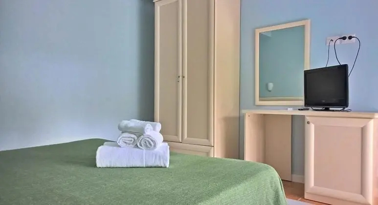 Basic Tek Büyük Yataklı Oda