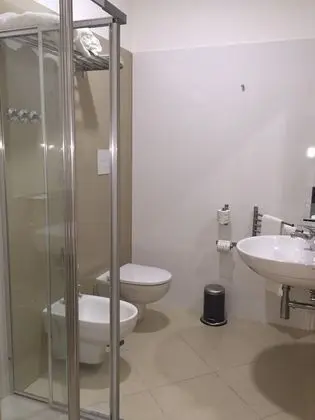Büyük Yataklı Tek Kişilik Oda