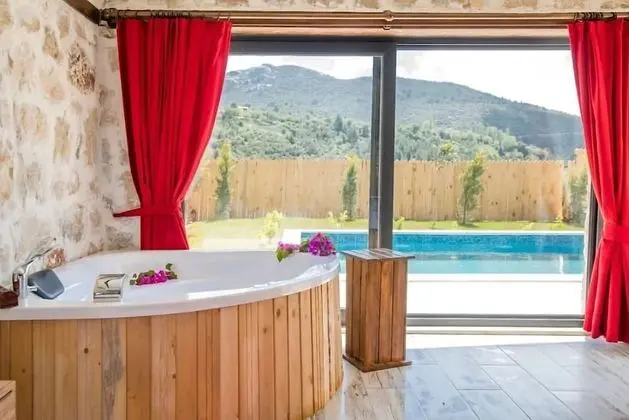 Özel spa küveti