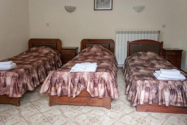 Üç Kişilik Oda