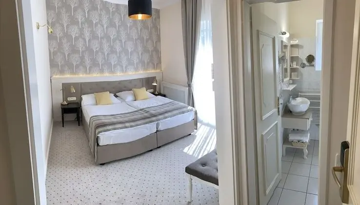Standard Tek Büyük Yataklı Oda