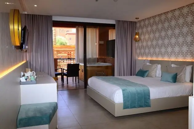 Double Room Jacuzzi with Balcony