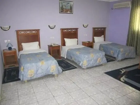 Üç Kişilik Oda
