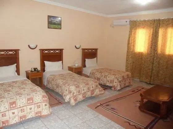 Üç Kişilik Oda