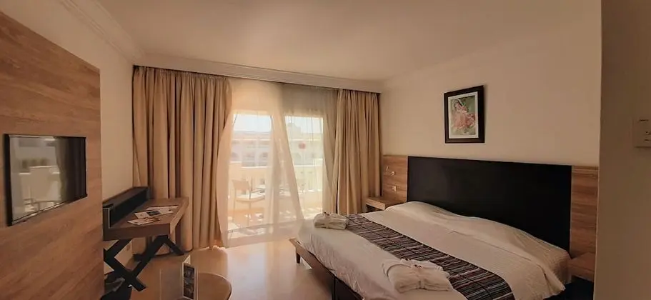 İki Ayrı Yataklı Oda, Özel Banyo, Bahçe Manzaralı