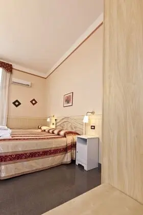 Dört Kişilik Oda, Birden Çok Yatak