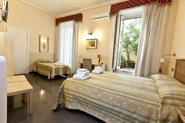 Üç Kişilik Oda