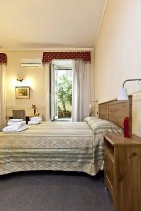 Üç Kişilik Oda