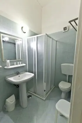 Üç Kişilik Oda