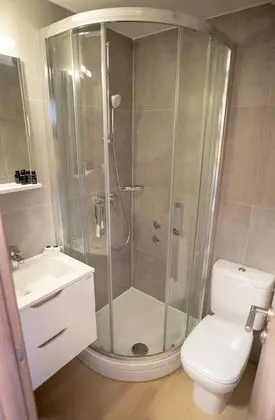 Superior Tek Büyük veya İki Ayrı Yataklı Oda