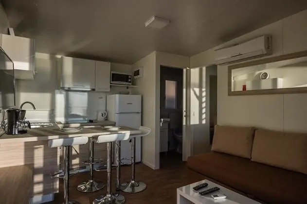 Comfort Karavan, 2 Yatak Odası, Havuz Kullanımı, Deniz Manzaralı