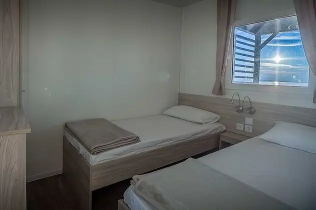 Comfort Karavan, 2 Yatak Odası, Havuz Kullanımı, Deniz Manzaralı