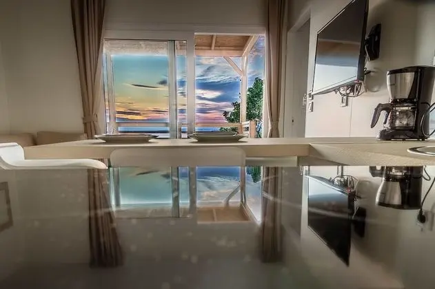 Comfort Karavan, 2 Yatak Odası, Havuz Kullanımı, Deniz Manzaralı