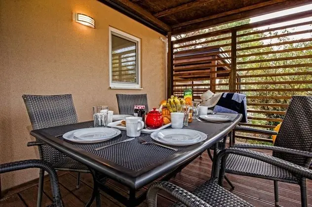 Comfort Karavan, 2 Yatak Odası, Havuz Kullanımı, Deniz Manzaralı