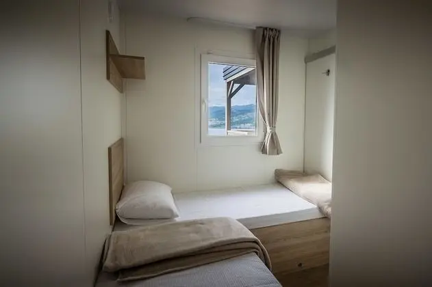 Standard Karavan, 2 Yatak Odası, Havuz Kullanımı, Deniz Manzaralı