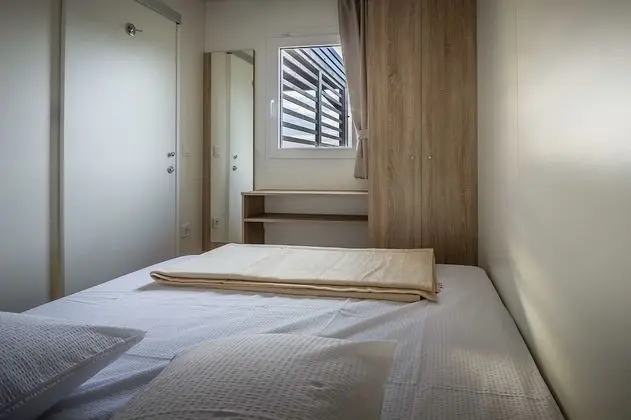 Standard Karavan, 2 Yatak Odası, Havuz Kullanımı, Deniz Manzaralı