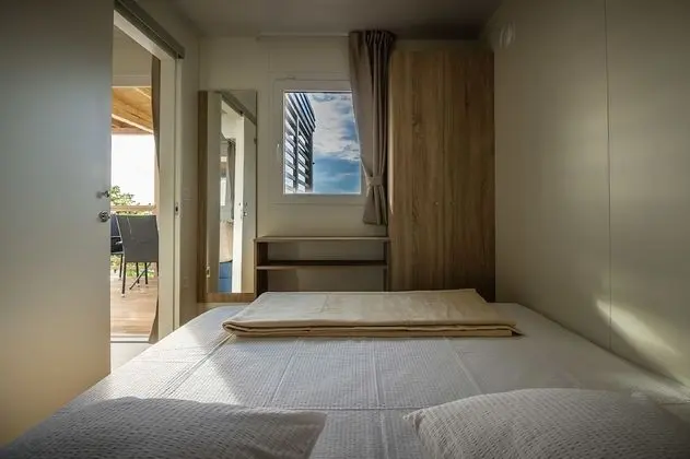 Standard Karavan, 2 Yatak Odası, Havuz Kullanımı, Deniz Manzaralı