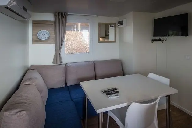 Standard Karavan, 2 Yatak Odası, Havuz Kullanımı, Deniz Manzaralı