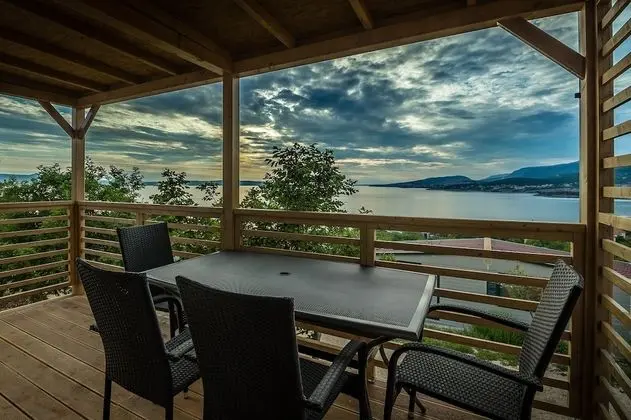 Standard Karavan, 2 Yatak Odası, Havuz Kullanımı, Deniz Manzaralı