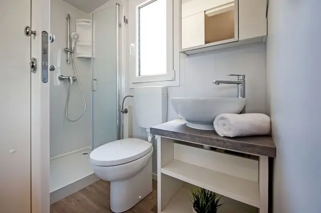 Deluxe Karavan, 2 Yatak Odası, Teras, Bahçeli
