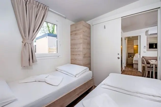 Premium Karavan, 2 Yatak Odası, Teras, Bahçeli