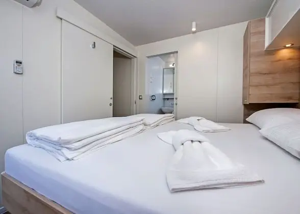 Premium Karavan, 2 Yatak Odası, Teras, Bahçeli