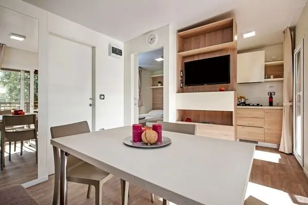 Premium Karavan, 2 Yatak Odası, Teras, Bahçeli