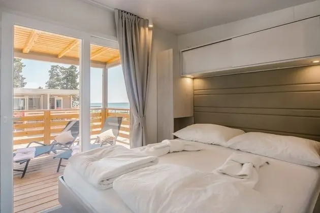 Superior Karavan, 2 Yatak Odası, Teras, Deniz Manzaralı