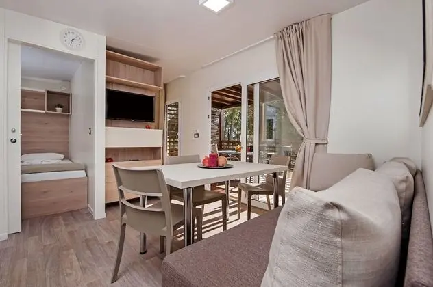 Premium Karavan, 2 Yatak Odası, Teras, Bahçeli