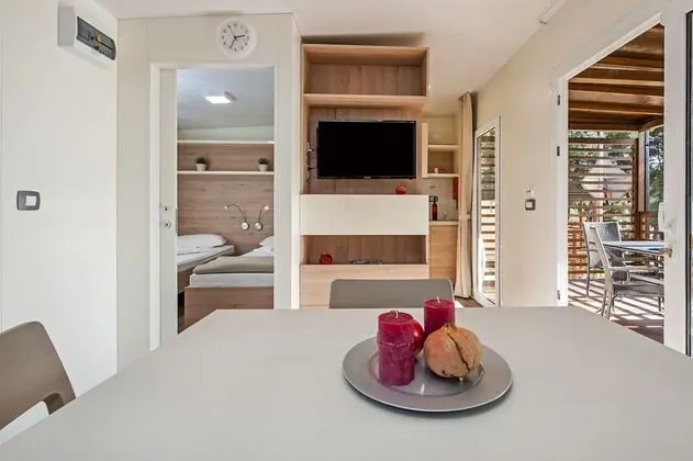 Premium Karavan, 2 Yatak Odası, Teras, Bahçeli