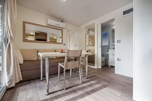 Premium Karavan, 2 Yatak Odası, Teras, Bahçeli