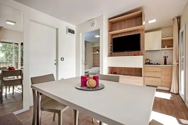 Premium Karavan, 2 Yatak Odası, Teras, Bahçeli