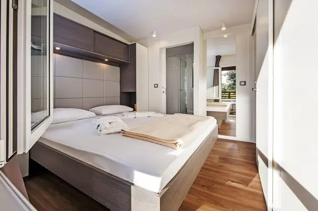 Superior Family Mobile Home, 2 Bedrooms,  Terrace, Ground Floor