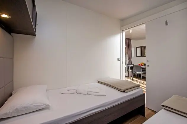 Superior Family Mobile Home, 2 Bedrooms,  Terrace, Ground Floor