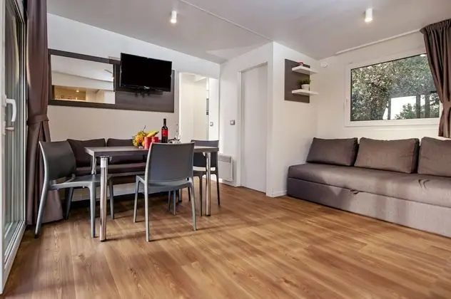 Superior Family Mobile Home, 2 Bedrooms,  Terrace, Ground Floor