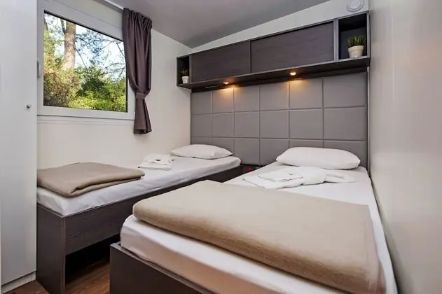 Superior Family Mobile Home, 2 Bedrooms,  Terrace, Ground Floor