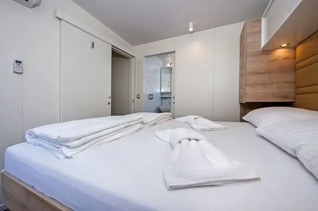 Premium Karavan, 2 Yatak Odası, Teras, Bahçeli