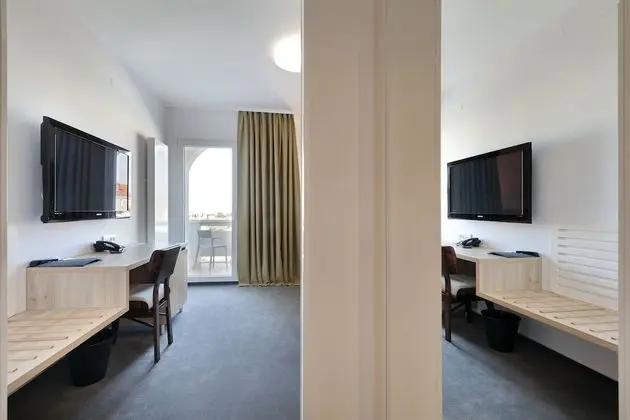 Comfort Tek Büyük Yataklı Oda, Kısmi Deniz Manzaralı