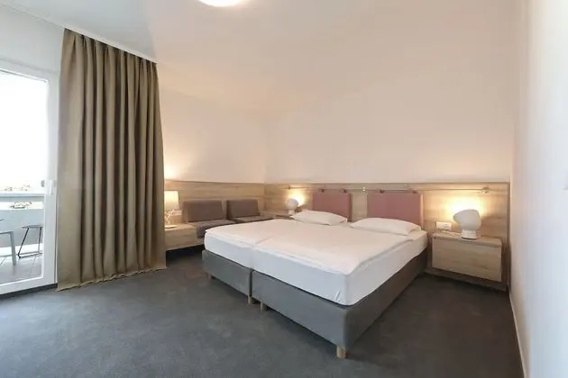 Comfort Tek Büyük Yataklı Oda, Kısmi Deniz Manzaralı