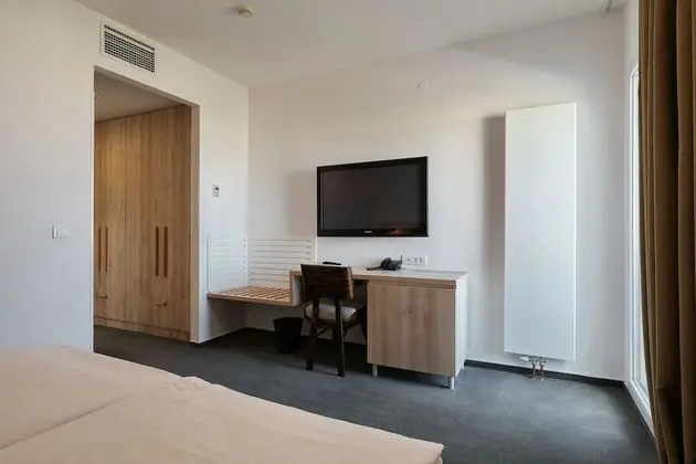 Comfort Tek Büyük Yataklı Oda, Kısmi Deniz Manzaralı