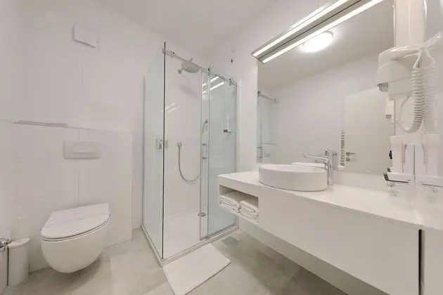 Comfort Tek Büyük Yataklı Oda, Kısmi Deniz Manzaralı